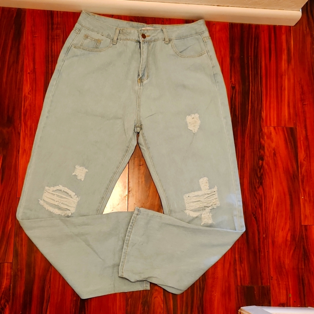Womens size 12 L Cellabie distressed jeans new no tag